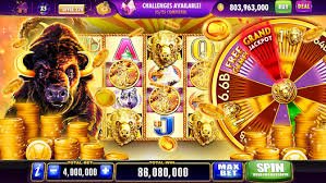 Pengguna memeriksa promo lewat mobile